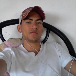 Bhetto7_'s profile picture. Software Engineer.