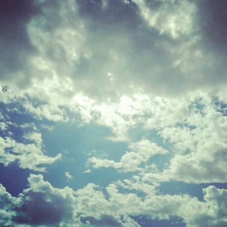 ‏‏‏♡واقعية و أحب الأحلام ، لا أحب الفلسفة و لا نقالها ، أبحث عن المفيد لي و لغيري ~ ♡