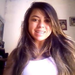 ‎' Nunca deixes de sorrir, nem mesmo quando estiver triste, porque nunca se sabe quem pode se apaixonar por teu sorriso. *--*
