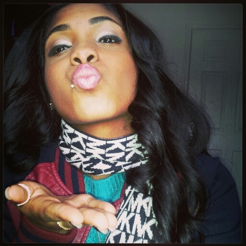 Money is my main bish
reality is never fake
nerdy
stay to myself and i love it...
i pop up some where every blu noon typeshit