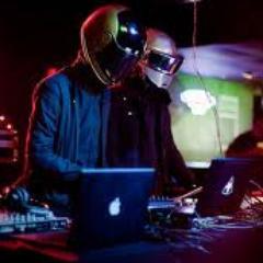 TheeSpindex's profile picture. Dynamic DJing Duo, DJ Dayxa & DJ IzI  ..for updates On the latest mixes..for booking please email theespindex@gmail.com BBM: 2987814E