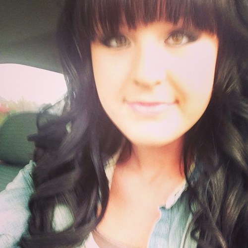 KayleeHosley's profile picture. You'll find me with my head in the clouds.