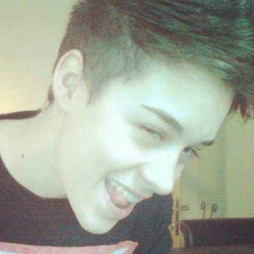 17 year old guy follow me have a special gurl i love her  i look up to justin