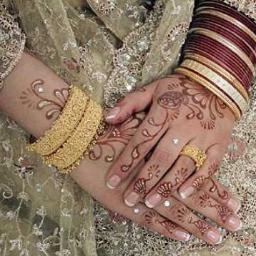 Love nature, sincerity, simplicity, originality, Love Islam, Love to cook, care, spread soft smiles, Family & friends are my gem, ...