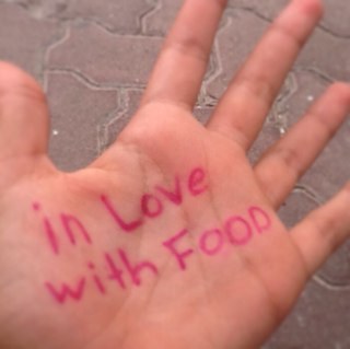 I'm thɑt thing thɑt everyone ωɑnts to be ƪ(˘.˘)ʃ ....ylllah Follow me & mintion 4 Follow back!!...!