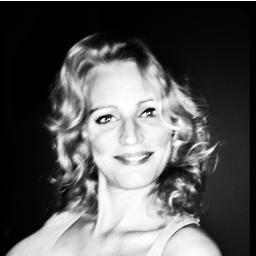Mom of 2 lovely kids, running, swimming, reading & Music/Movies & gadgets , adventure, sunshine, stardust, security, aviation