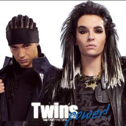 Ich bin 18 Jahre alt. Hören zu einer Gruppe von Tokio Hotel. Kaulitz-Brüder ziehen tvintsest. Ich spreche Russisch, Deutsch und Englisch.┼┼UMANO|D C|TY