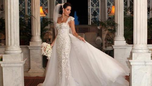 We sell and rent evening dresses with different tastes of style. pictures soon to be posted
للبيع وتآجير فساتين في ابوظبي BB pin: 2ADA4DC4