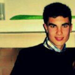 19 años. Estudiante de GADE en la Facultad de Ciencias Económicas y Empresariales, amante del deporte y de la vida!:)        Priego de Córdoba