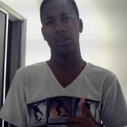 - sou como o vidro, se me derrubar eu quebro, se pisar eu corto. ;)