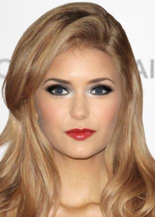Hello everyone , I know you don't know me , but I look like Elena and Katherine , my name is Nina Gilbert xoxo - The Barbie Vamp