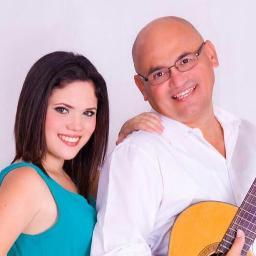 Musico guitarrista y cantante, pero aclaro que no me gusta que me reconozcan como cantante. Soy guitarristas.