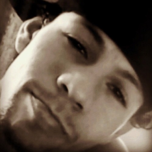 Meu Filho: @diicelebridade $ [ID: 126*109363]   ou (7769-1048) Rs  ! .
quer ser feliz junte-se a miim rss ! *-*