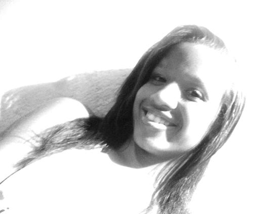 elogios não me elevam,criticas não me rebaicham,sou o que sou e não o que acham *_*