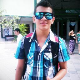 .Um simples garoto twitteiro_  quee seguee todoos de volta(...)