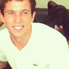 Amo @b_10duarte, sou galo ate morrer, o amo e fiz esse twitter para provar o quanto amo o Bernard, amo @MinionsHumor
                     DONA: @_clarinhari_
