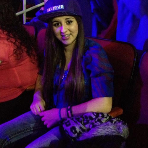 My name is Candice Ranea! Follow me, I follow back!(: Instagram: candiceranea