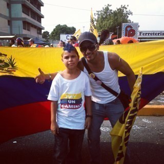 Personalidad : Extrovertido
Defensor de la libertad de Venezuela
Estudiante :Ing Industrial.
Deportes : SlackLine, Taekwondo.
Voluntario.