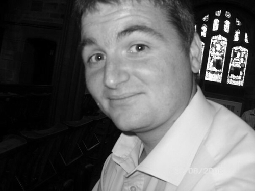 nwe8's profile picture. 