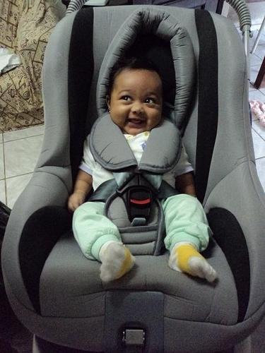 Yasmin, xodó do papai. TIM BETA