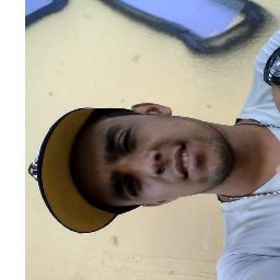 • para a mamãe o 'bebe' ; pra vovó o 'idolo' ; pro irmão o 'heroi' ; pra os amigos o 'melhor' ; pra os desconhecidos o 'mala' ; pra os inimigos o 'qualquer' ;