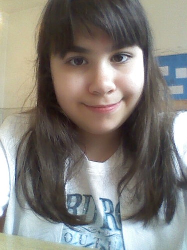 LillyJWill's profile picture. I am: .....just ME xD :) I love to be on twitter, draw and be on my phone ;)