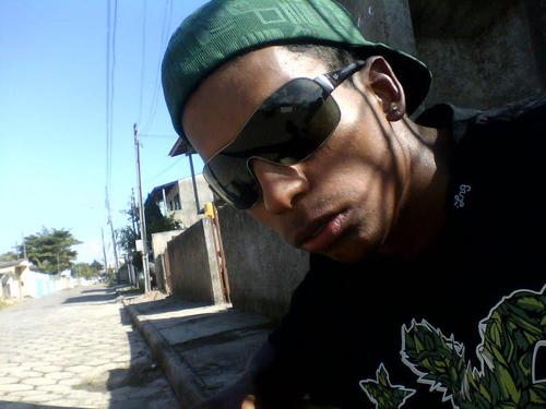 vivo  a vida como ela é de verdade amo surf e moy tay