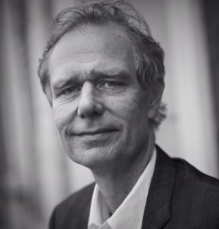 Directeur bij Bijzondere Projecten Amsterdam. Betrokken bij  uitvoeringsagenda energietransitie en opdrachtgeverschap Zuidasdok. Twitter op persoonlijke titel.