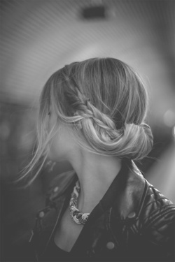 kisiligibozuk's profile picture. Saçlarımın böyle olmasını isterdim ama kıvırcık doğmuşum yapıcak bir şey yok.