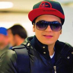 Não é fácil ficar longe mas eu sei qe cada passo dado é menos um nessa estrada qe um dia vai me levar até você @luansantana Since :20/09/11 Fã Clube Oficial