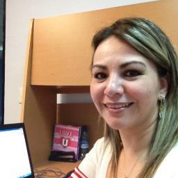 Nominista, Docente, Redes sociales, Community Manager, Project Manager y fan de vivir la vida con alegría disfrutando el ser mamá. IMHO @LaNómina