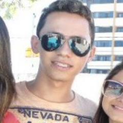 AQUELE QUE VOCÊ NUNCA SERÁ
 Posso não ser perfeito,Mas os defeitos me fazem. único.Sou legal&chato, sakóle ?