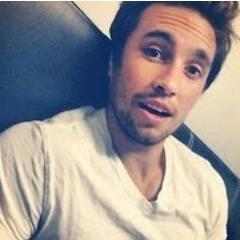 Chester See, YTF, Joe Dolman, Alfie Deyes,Marcus Butler, Joe Sugg♥ @chestersee loves me  18|07|13  tweeted on 18|08|13 @d_TRIX tweeted  on 21|06|13 / 25|07|13