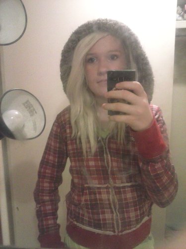 vanilla_noel's profile picture. tweet me and find out:)