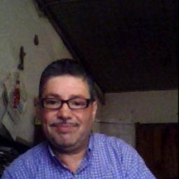 Me siento libre de todo credo que divida y confronte a los hombres,en el nombre de un DIOS.