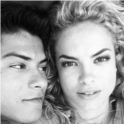 LuAr ,pode até todo mundo achar que acabou,mas um amor como esse nunca téra fim ! Amo vc @lua_blanco  e @Aguiarthur  Vidas Miinhaas !