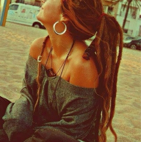 Staying Positive. 
Through pictures,quotes, picture quotes.
Interesting facts or pictures too.