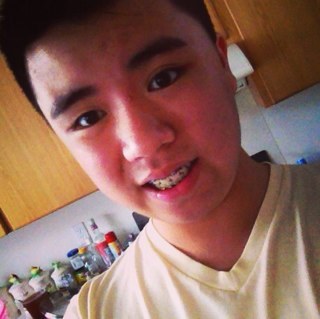 Just follow me 
I'll follow back
Love cooking and pho.