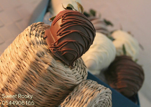 Looking for dessert ? You can order 0544908166
