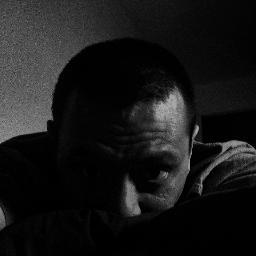 the Amazable FreakBoy,Easily Amused(abused, confused...etc).

 Now taking pictures.