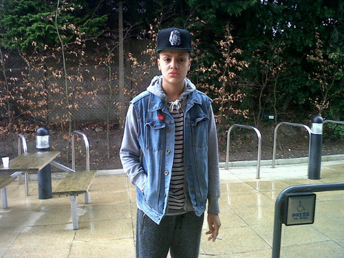 leylapowell's profile picture. #bi #stud