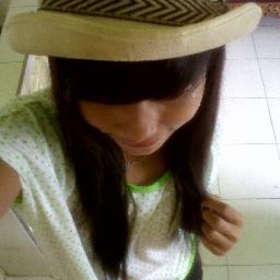 dan jika dia lebih baik dari aku lebih baik untukmu aku bisa terima .dan bila kau tak temukan bahagia dgan nya jagan kembali ke aku lagi? dan aku pergi ;) ;*