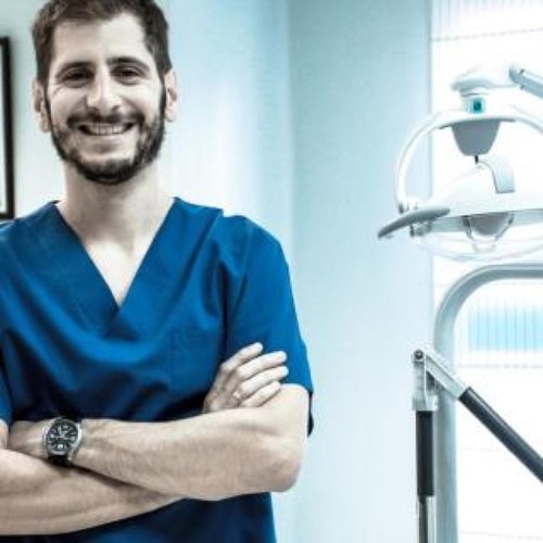 Podòlogo. Colaborador del equipo médico del @CBCLAVIJO. Pertenezco al cuadro médico de @casaperiodistas. Miembro de la @AEPODE. Me gusta 🏃
