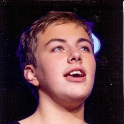spontaan,lief atent,haat reclame,slim,schattig,mooi,aardig,soms verdrietig,musicalspeler,fietser,intressant,gameverslaaft,zanger,milieuvriendelijk,twitterlover