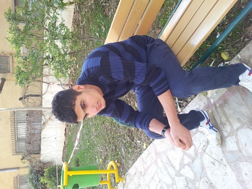 Hayatta ne varsa sana dair,
Gerisi hiçbir şey yada vesair!!
Hani demiş ya şair: Mutlulugu sende bulan senindir, gerisi Misafir.”' . ♥.