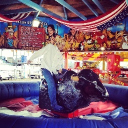 picpicpiczo's profile picture. Photographer based in lonodn. instagram @picpicpiczo