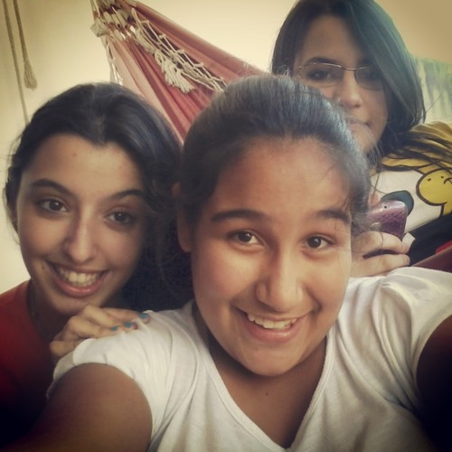 Morena,12,olhos castanhos escuros,joseense,são paulina,pizza,amigos,video-game,computador,festa,diversão,doritos e super fã do bob esponja,mikey,peri!