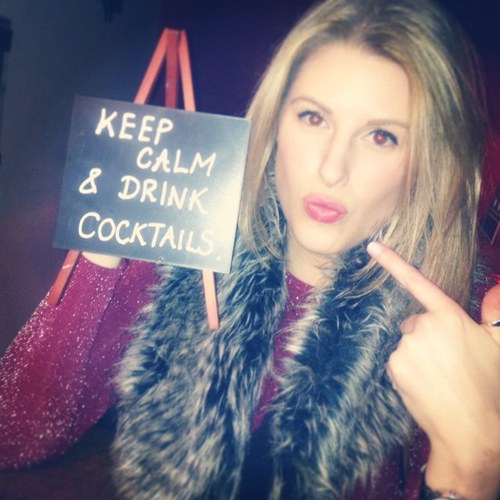 Bristol based graphic designer, working for Willmott Dixon Construction. Love for music, food, cocktails and fun times