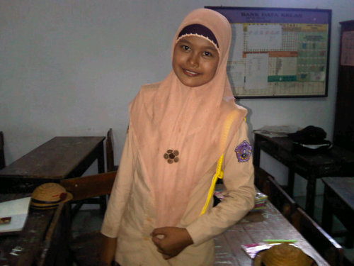 Fitriani ABDI | SMAN sakra | X4 |s.MAINAH dan Y.Abdi Karim adalah semangat hidupku {()} KESETIAANKU sia-siaT.T ♥Gg♥