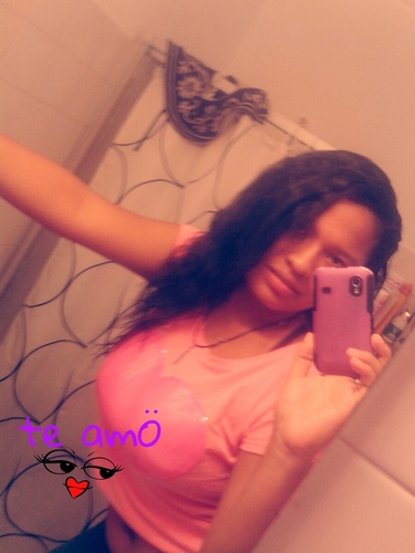 y na ke la nOvia perfecta es la ke A lOz Cinco minUtoz d nO verse...the manda.. un mensaje.. diciendo :ya te extrañoo *O* oshii the amO jhon mii bb
